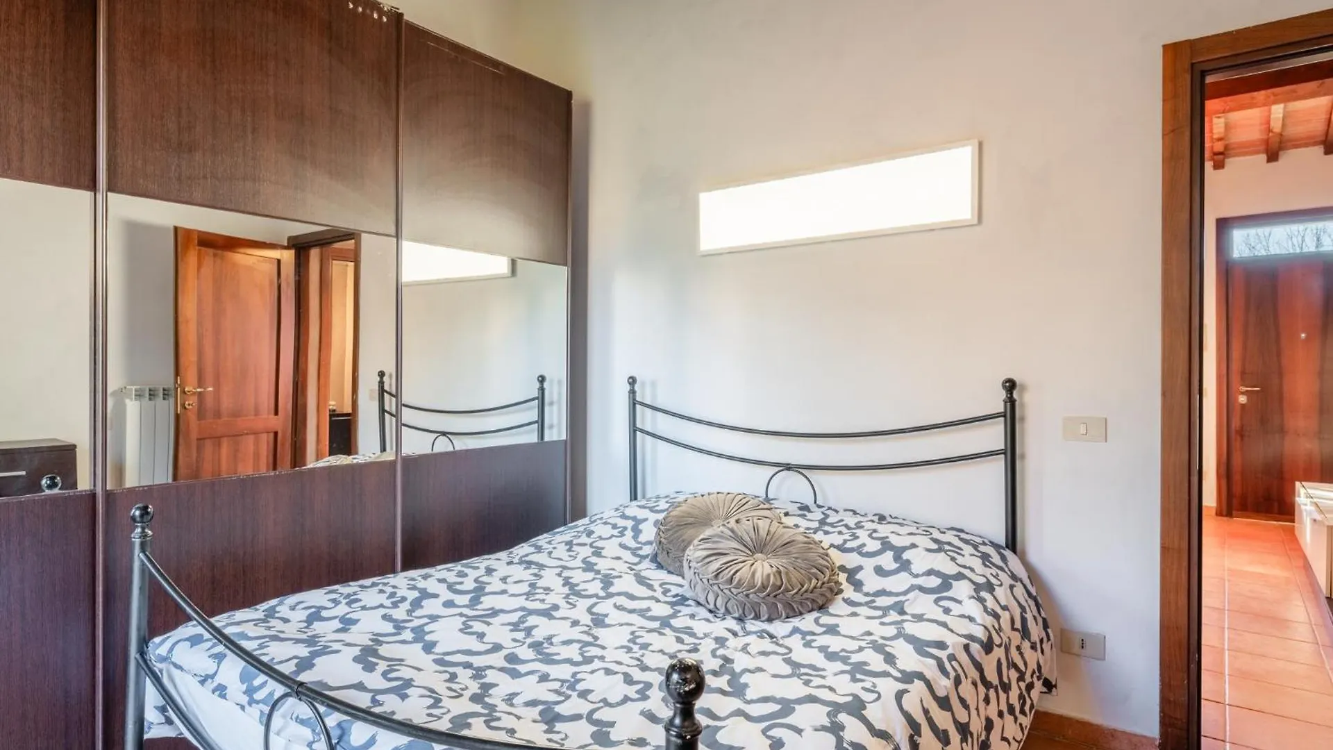Casa Fontine Villa Santa Maria a Monte 0*,  Italy